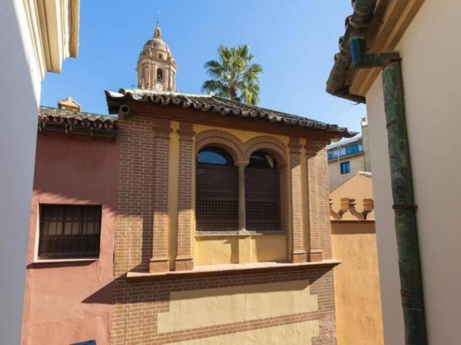 Chic Casa Cathedral At Calle Fresca 2-Bedroom Apartment In Malaga City Center Exterior foto